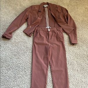 Pant suit